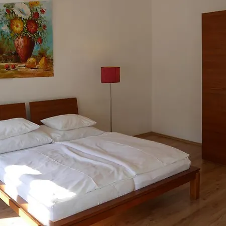 Lägenhet Apartments Bratislava