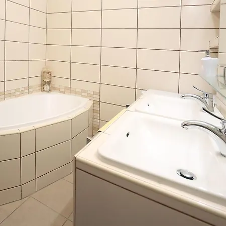 Apartments Bratislava Apartamento