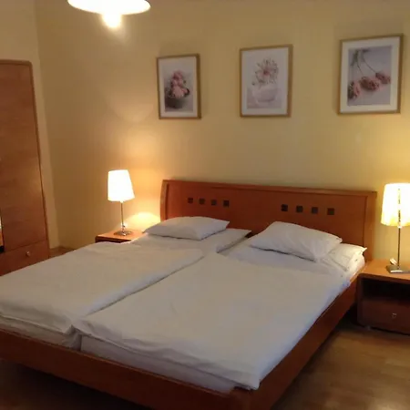Lägenhet Apartments Bratislava